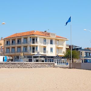 Hotel De La Mer